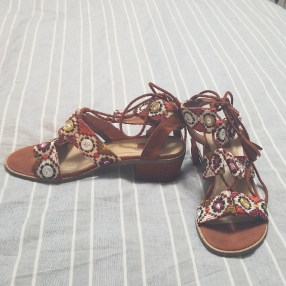 Shoes - Picture 2 of 4